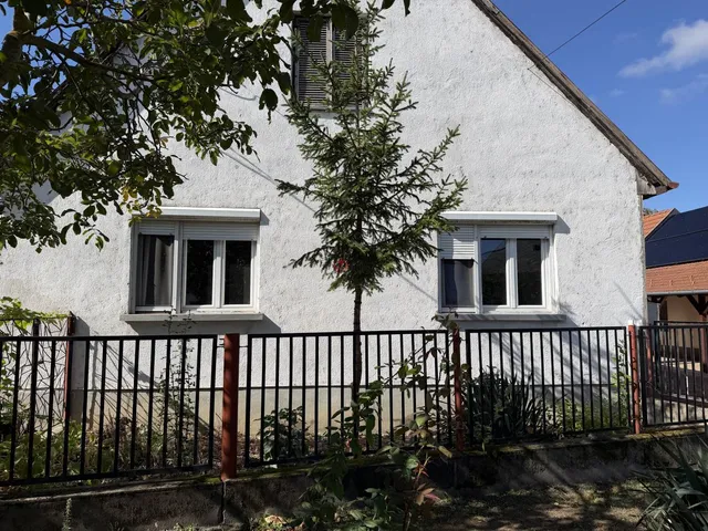 Eladó ház Székesfehérvár, Szárazrét 110 nm