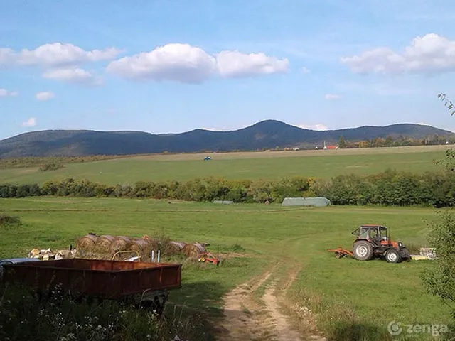 Eladó telek Csobánka 720 nm