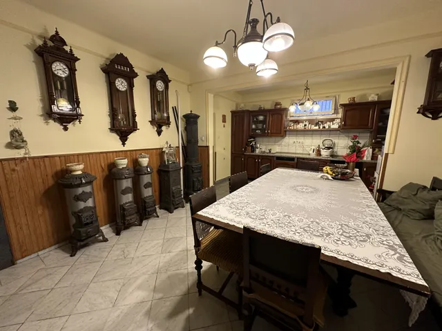 Eladó ház Isaszeg 240 nm