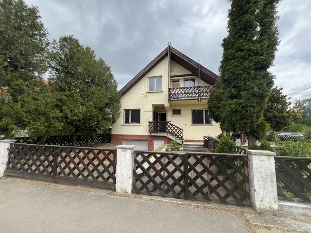 Eladó ház Isaszeg 200 nm