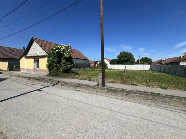 Eladó ház Jászfényszaru 45 nm