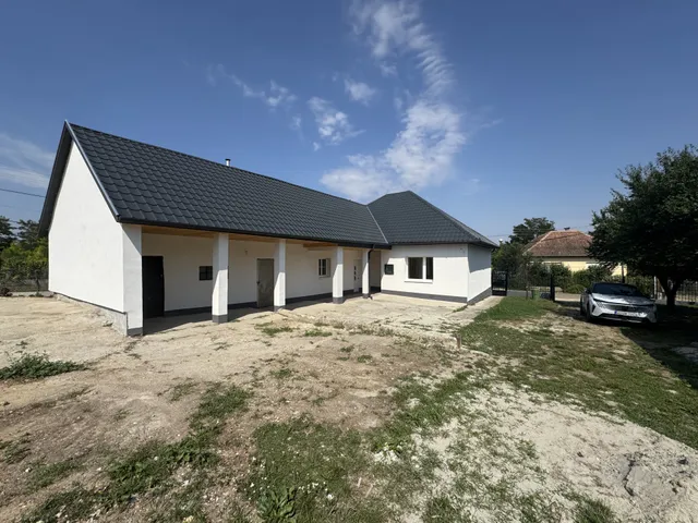 Eladó ház Vácszentlászló 120 nm
