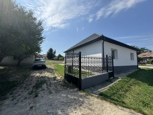 Eladó ház Vácszentlászló 120 nm