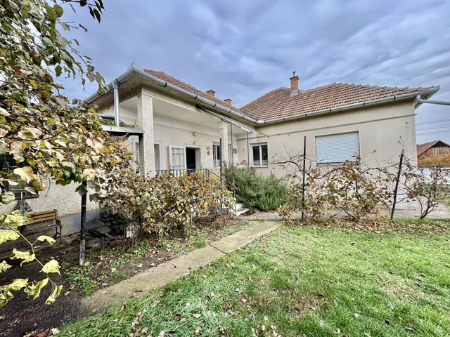 Eladó ház Kartal 110 nm