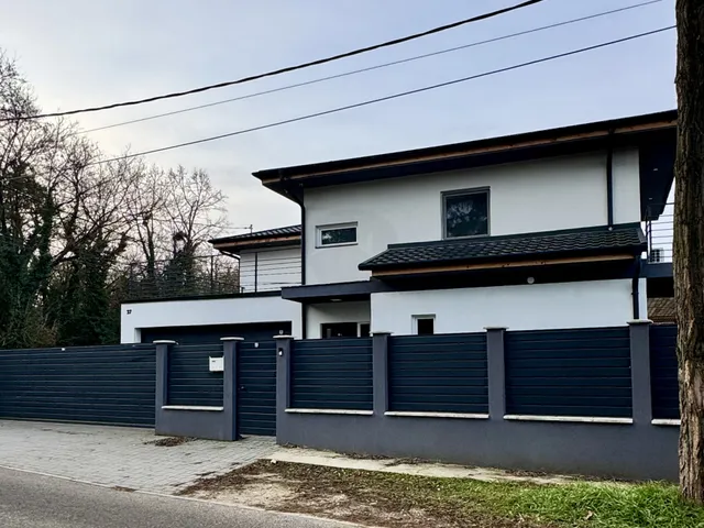 Eladó ház Dunakeszi 240 nm