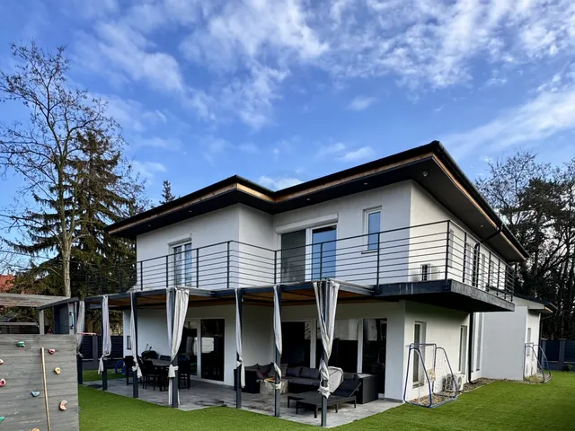 Eladó ház Dunakeszi 240 nm