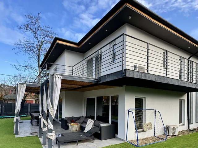 Eladó ház Dunakeszi 240 nm