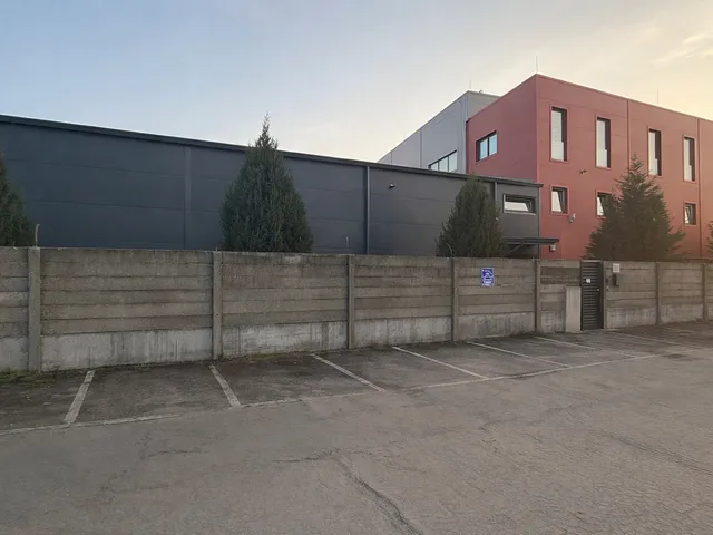 Eladó kereskedelmi és ipari ingatlan Budapest X. kerület 1642 nm