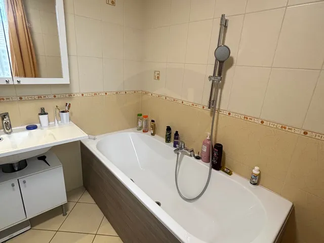 Eladó ház Pécel 240 nm