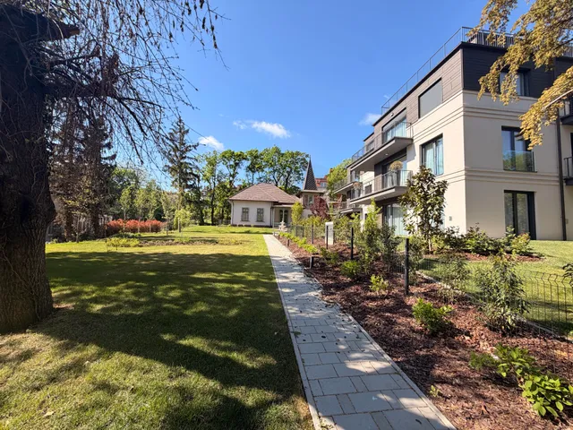 Eladó ház Budapest II. kerület, Adyliget 252 nm