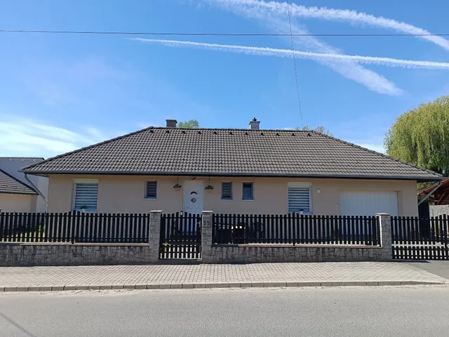 Eladó ház Szada 132 nm