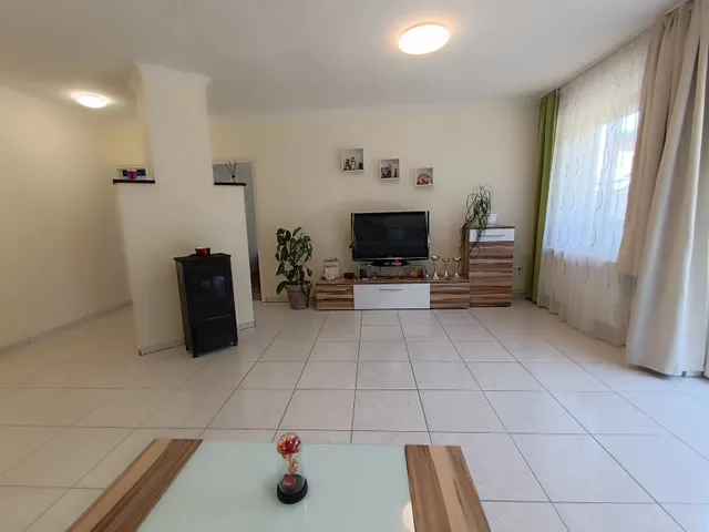 Eladó ház Szada 132 nm