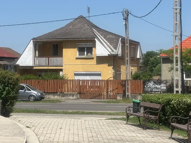 Eladó ház Isaszeg 268 nm