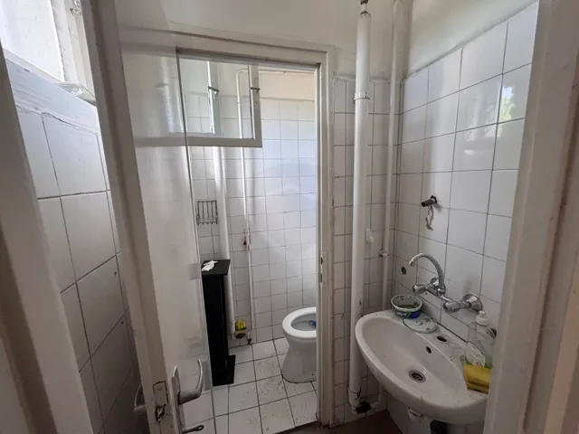 Eladó kereskedelmi és ipari ingatlan Budapest XVI. kerület 310 nm