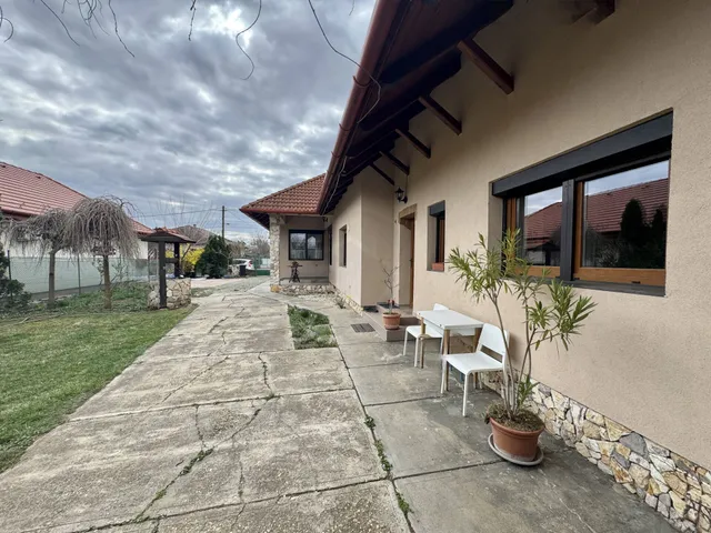 Eladó ház Kistarcsa 140 nm