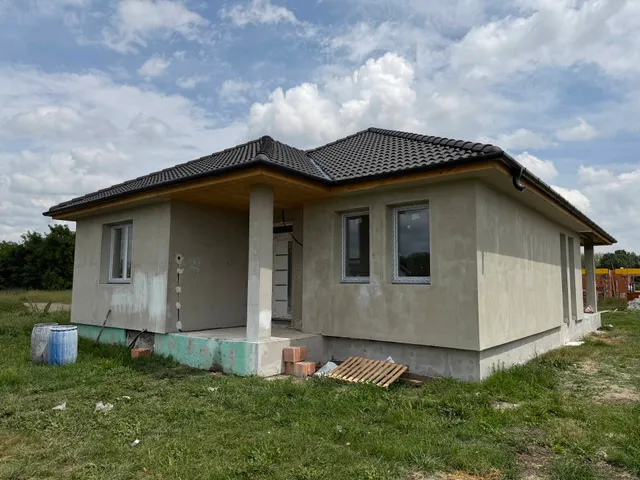 Eladó ház Gyöngyöshalász 150 nm
