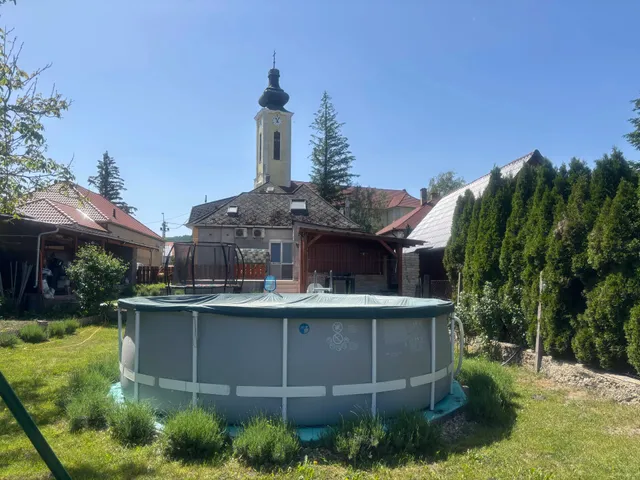 Eladó ház Isaszeg 234 nm