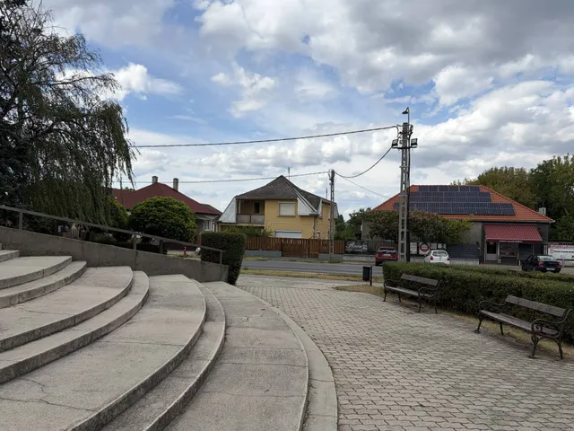 Eladó ház Isaszeg 234 nm