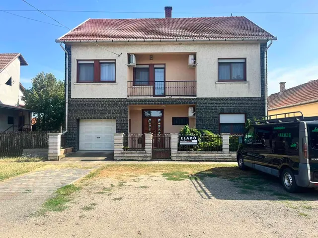 Eladó ház Kartal 190 nm