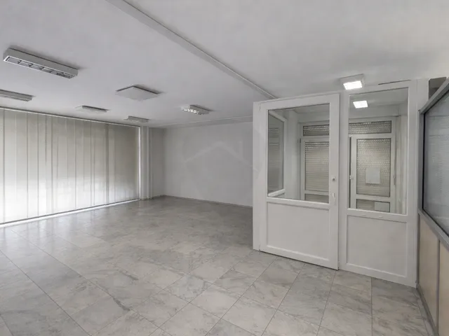 Eladó kereskedelmi és ipari ingatlan Budapest XI. kerület, Kelenföld 206 nm