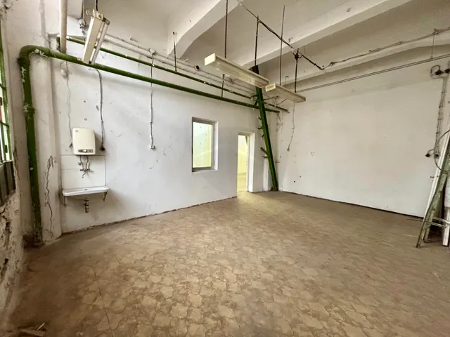 Kiadó kereskedelmi és ipari ingatlan Budapest IX. kerület, Gubacsidűlő 153 nm