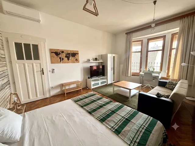 Kiadó lakás Budapest VI. kerület 75 nm