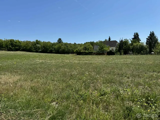 Eladó telek Balatonkenese 7000 nm