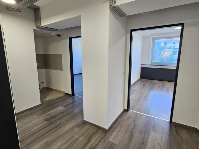 Kiadó kereskedelmi és ipari ingatlan Budapest VII. kerület, Belső-Erzsébetváros, Károly krt. 11. II.em. 79 nm