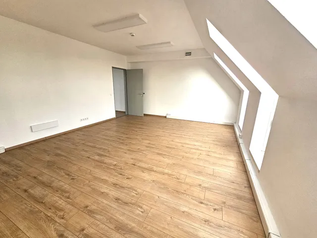 Kiadó kereskedelmi és ipari ingatlan Budapest VII. kerület, Belső-Erzsébetváros 64 nm