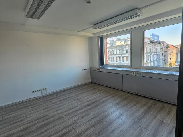 Kiadó kereskedelmi és ipari ingatlan Budapest VII. kerület, Belső-Erzsébetváros, Károly krt. 11. VI. em. b 93 nm