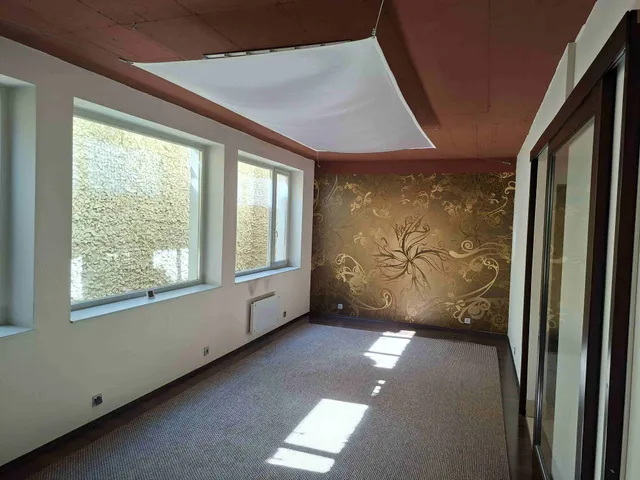 Kiadó ház Budapest XI. kerület, Kelenvölgy, Tó utca 204 nm