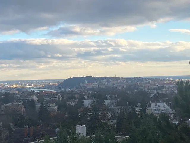 Kiadó lakás Budapest II. kerület, Vérhalom, Vend u. 26. II. 170 nm