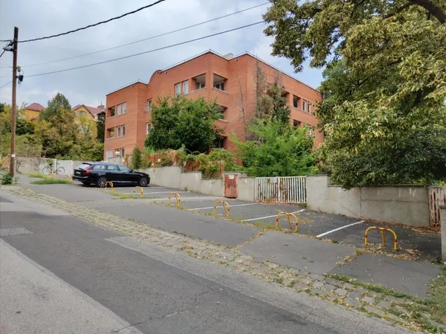 Eladó ház Budapest XII. kerület, Orbánhegy 2199 nm