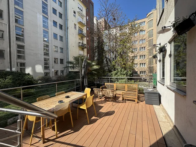 Kiadó kereskedelmi és ipari ingatlan Budapest VII. kerület, Belső-Erzsébetváros, Károly körút 11.A/1 260 nm