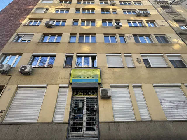 Eladó kereskedelmi és ipari ingatlan Budapest XI. kerület, Lágymányos, Karinthy utca 17. 93 nm