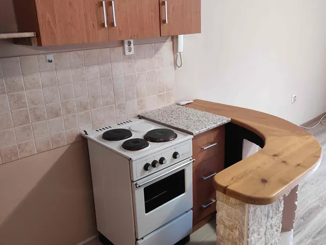 Kiadó lakás Szekszárd, Szent Gy. Albert utca 28 nm