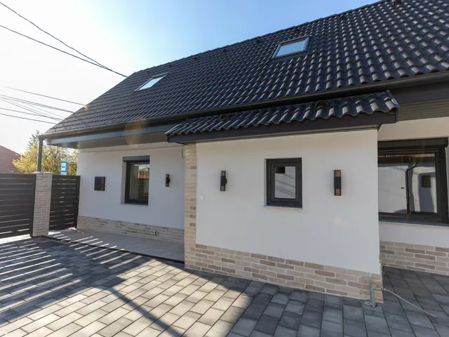 Eladó ház Budapest III. kerület, Békásmegyer-Ófalu, Pusztadomb 120 nm