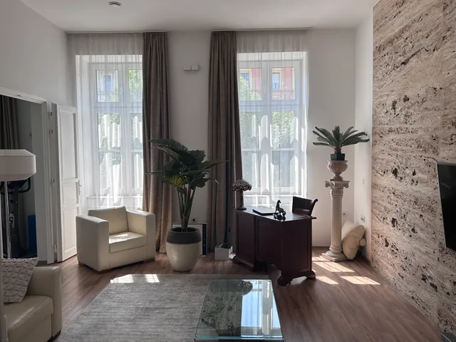 Kiadó lakás Budapest VI. kerület, Nagykörúton belüli terület, Andrássy ut 80 nm