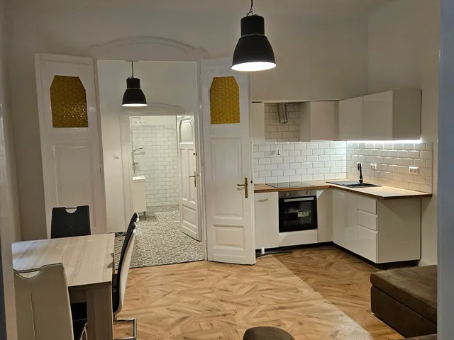 Kiadó lakás Budapest VII. kerület, Dohány utca 63 nm