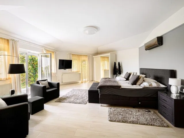 Eladó ház Budapest III. kerület, Farkastorki út 700 nm