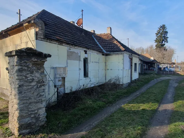 Eladó ház Nemeshany 102 nm