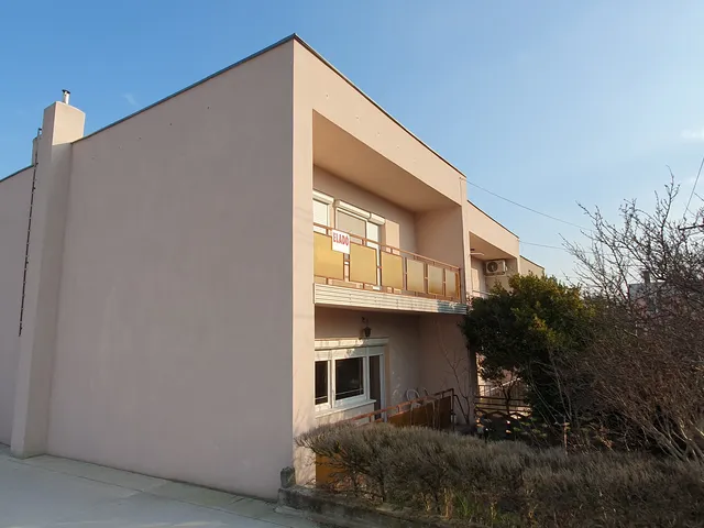 Eladó lakás Ajka 120 nm