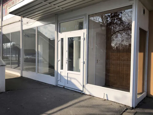 Eladó kereskedelmi és ipari ingatlan Ajka 97 nm