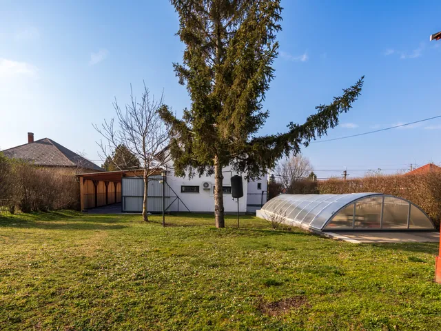 Eladó ház Sümeg 240 nm