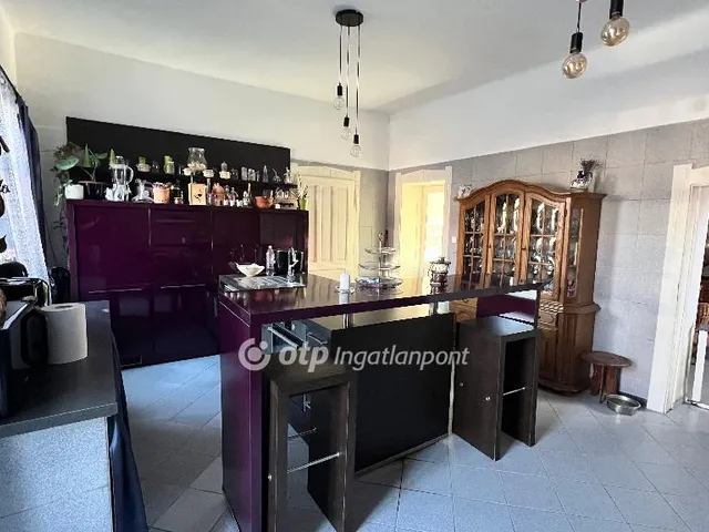 Eladó lakás Pápa 149 nm