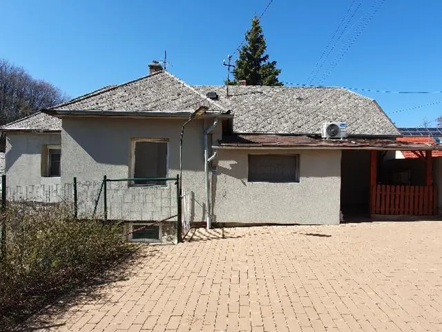 Eladó ház Úrkút, Rákóczi utca 92 nm