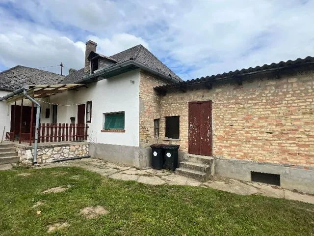 Eladó ház Bakonypéterd 73 nm