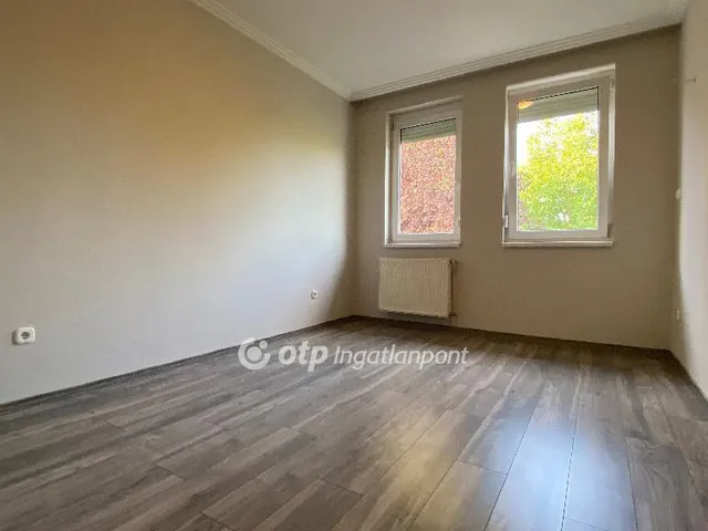 Eladó ház Győrújbarát 298 nm
