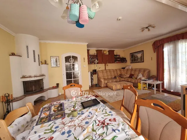 Eladó ház Pápa 209 nm