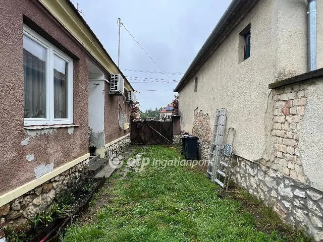 Eladó ház Béb 69 nm